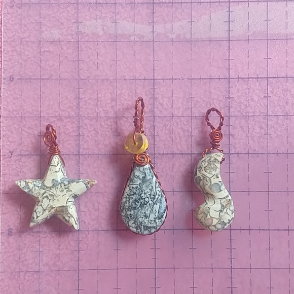 FINAL Hand Crafted MAYAN FOSSIL Pendents - Picture 3 of 3